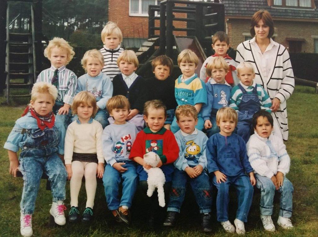 1988-1989 klasfoto 1e kleuterklas Gretel Van Dyck Pierenbos Gemeenteschool Halle-Velden 2