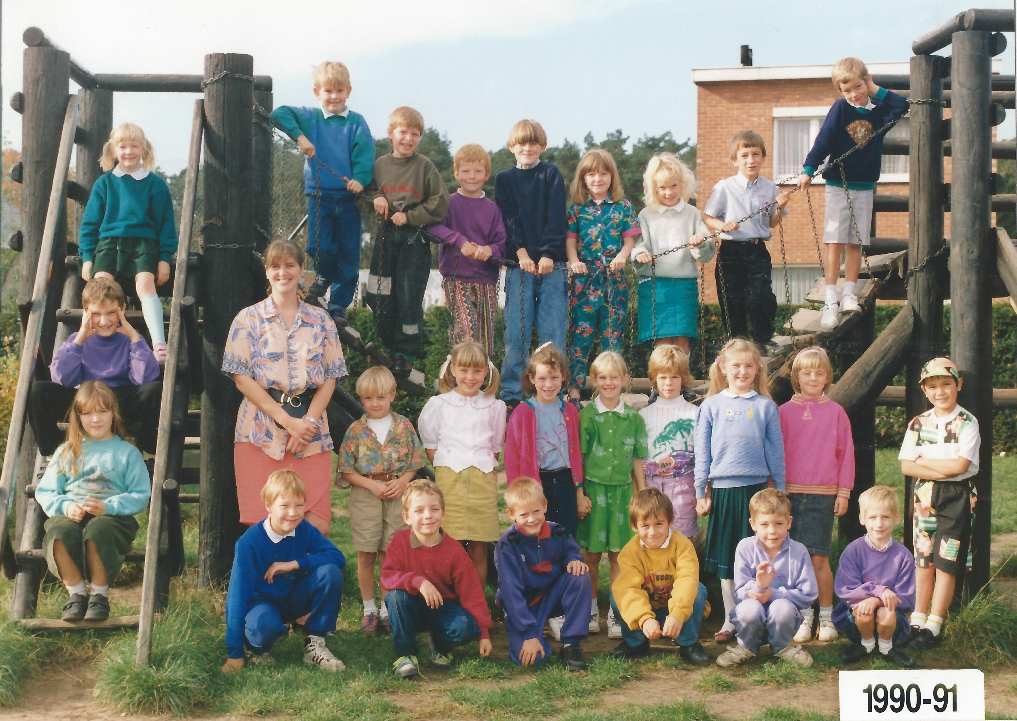 1990-1991 klasfoto 2e leerjaar Marianne De la Montagne, Pierenbos Gemeenteschool Halle-Velden 2.jpg