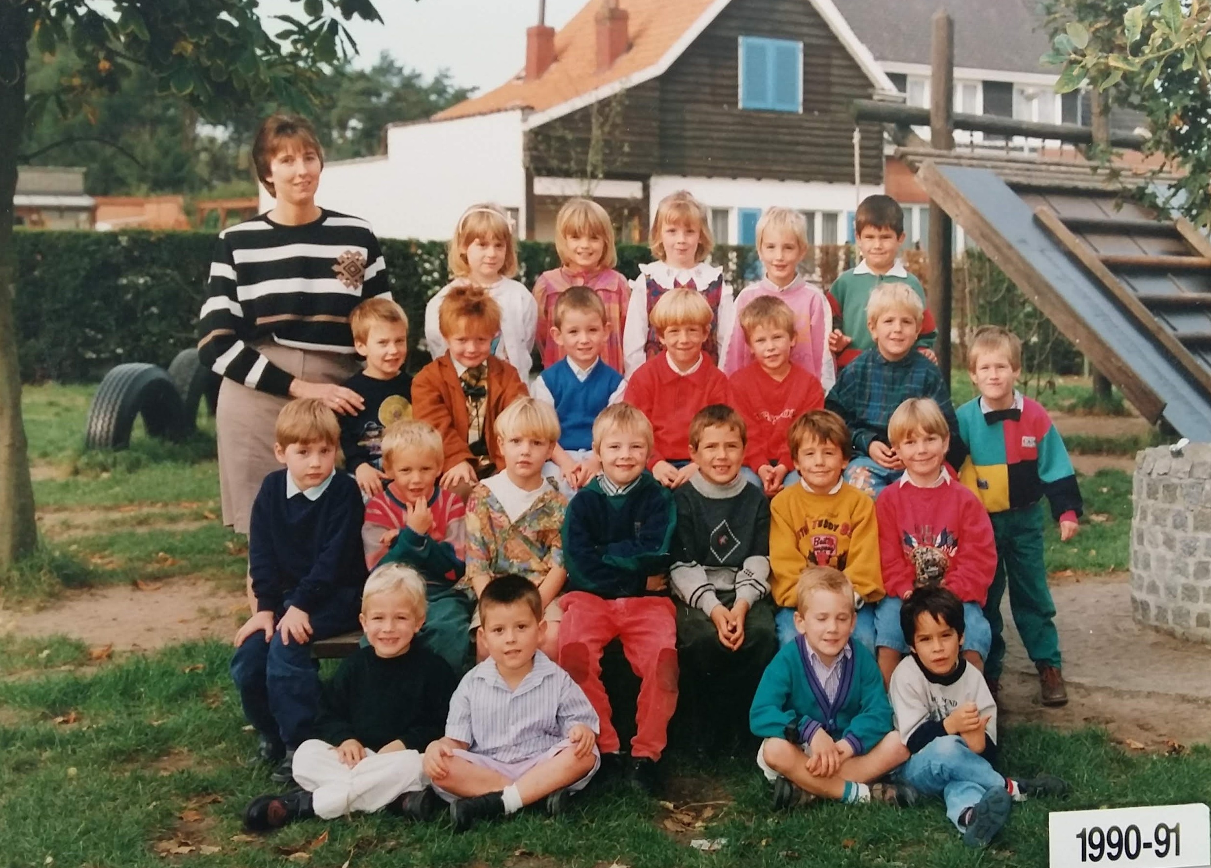1990-1991 klasfoto 3e kleuterklas Conny Franken,Pierenbos Gemeenteschool Halle-Velden 2.jpg