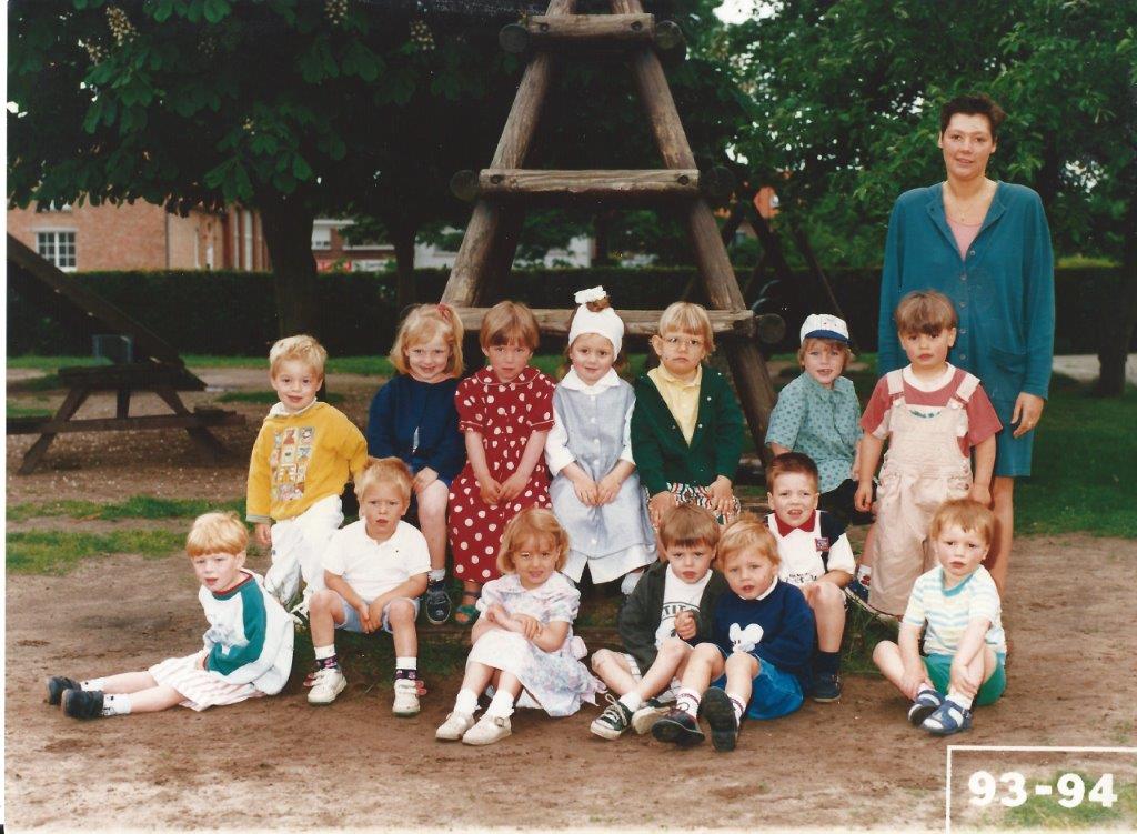 1993-1994 klasfoto 1e kleuterklas Annick Kennis, Pierenbos Gemeenteschool Halle-Velden 2