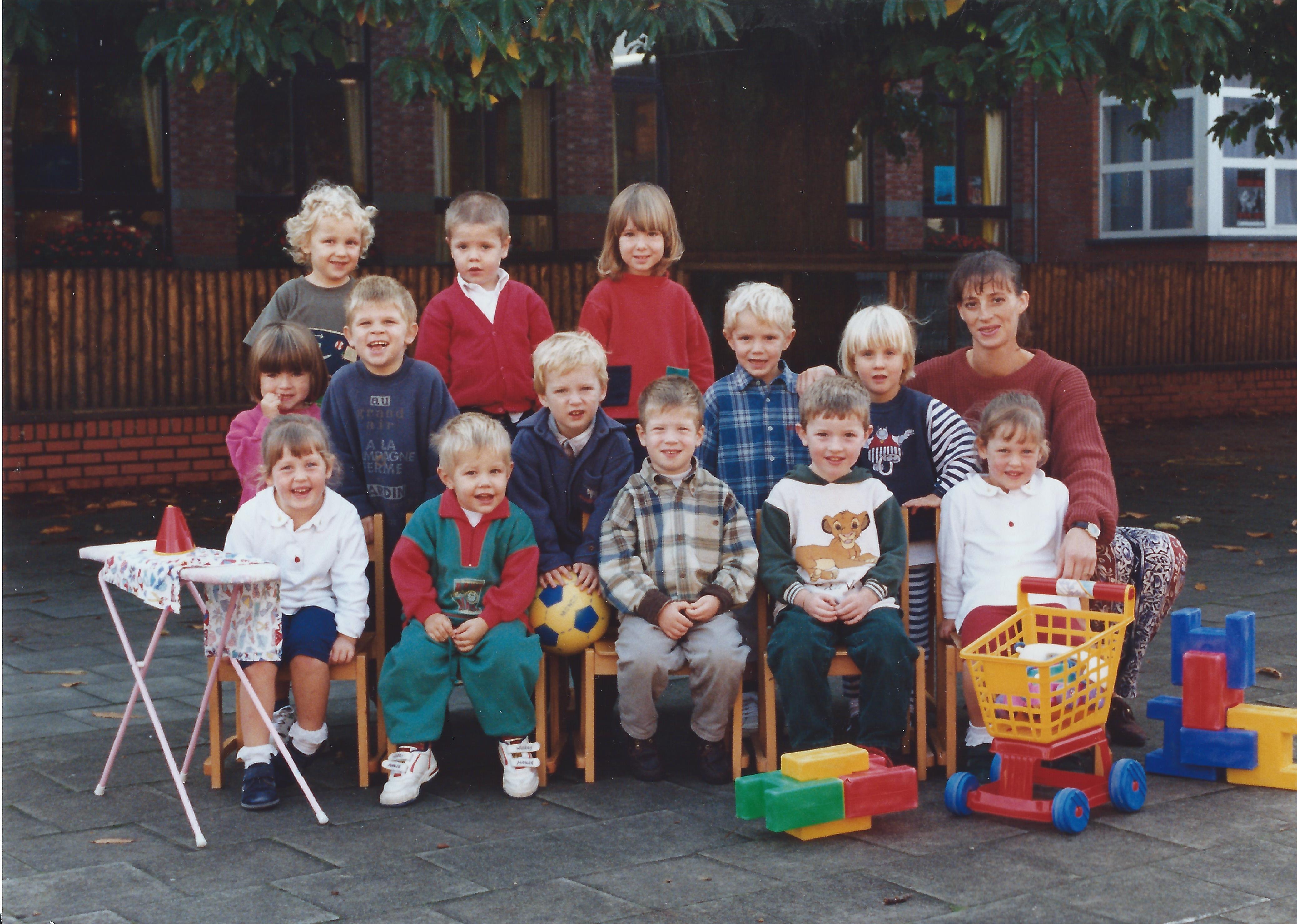 1995-1996 klasfoto 2e kleuterklas Carine Peeters,Sint Martinusschool, Vrije Gesubsidieerde School, Lindedreef 18.jpg