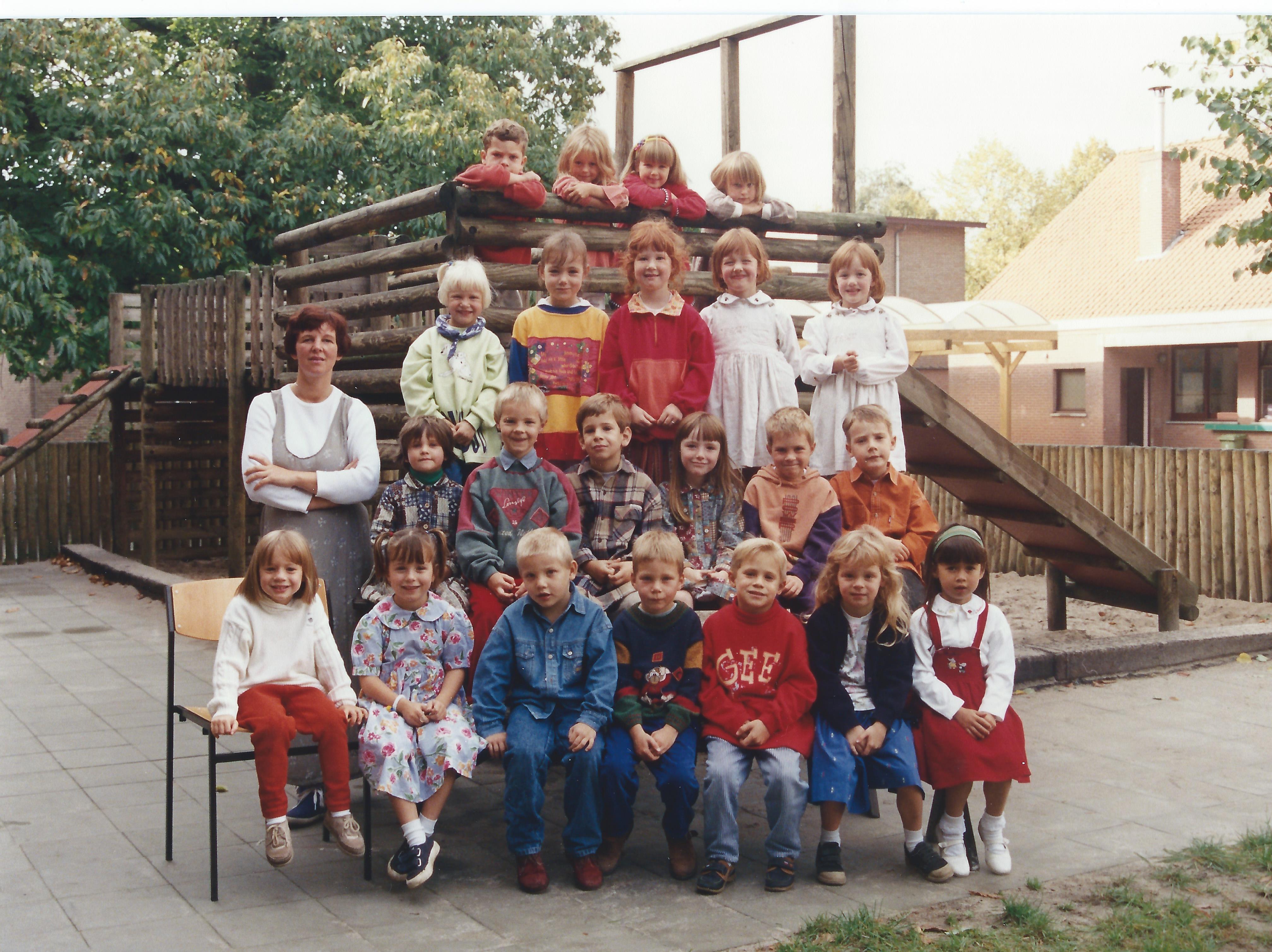 1996-1997 klasfoto 4e kleuterklas Chris Proost,Sint Martinusschool, Vrije Gesubsidieerde School, Lindedreef 18.jpg