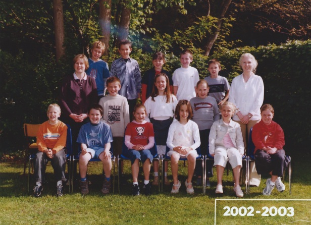 2002-2003 klasfoto 3e leerjaar Krista Van Gorp +......................... Pierenbos Gemeenteschool, Lindedreef 18 - namen  .jpg